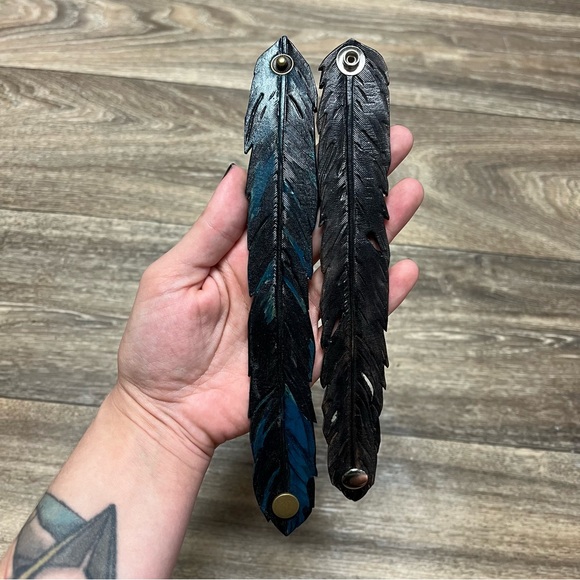 Handmade Leather Feather Bracelet. - Picture 1 of 5